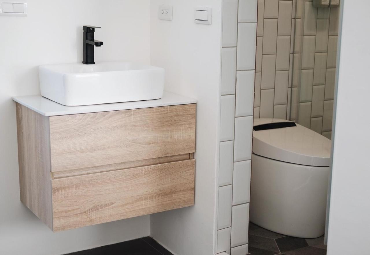Belly Inn Đấu Lục Ngoại thất bức ảnh